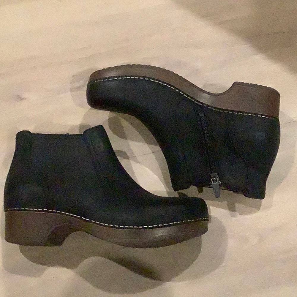 Dansko Clog Ankle Boots  NWOT 36